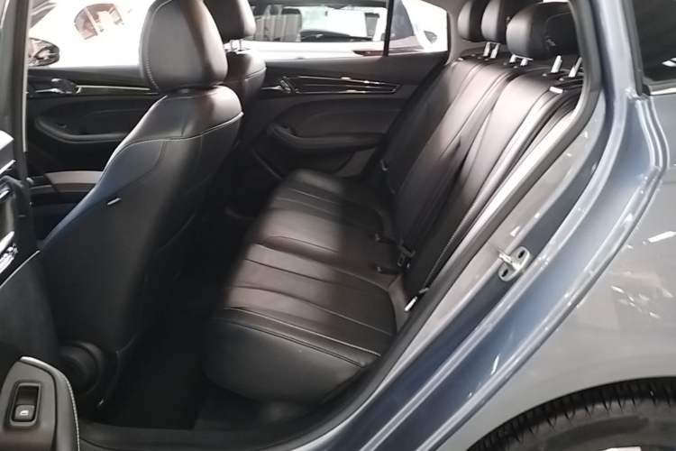 Used Roewe i5 2021 1.5L CVT Diamond Edition Left Rear Seat