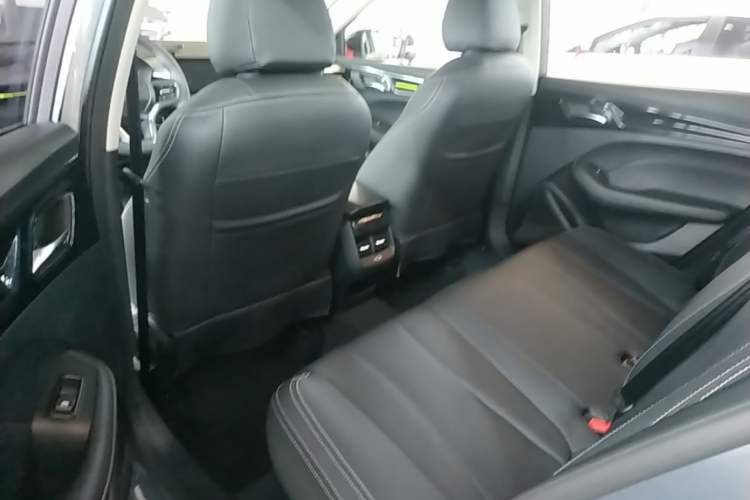Used Roewe i5 2021 1.5L CVT Platinum Edition Left Rear Seat