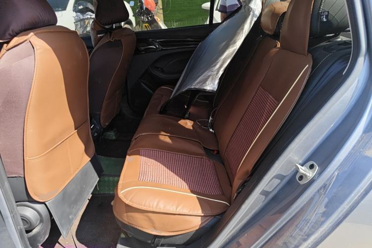 Used Roewe i5 2021 1.5L CVT Diamond Edition Left Rear Seat