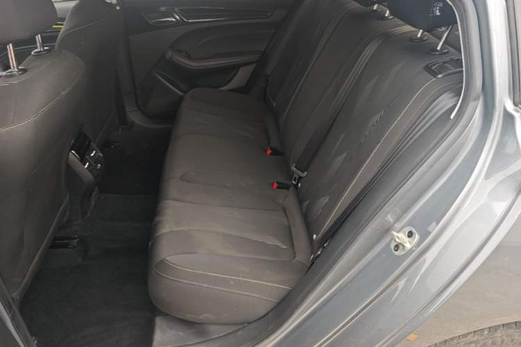Used Roewe i5 2021 1.5L CVT Platinum Edition Left Rear Seat