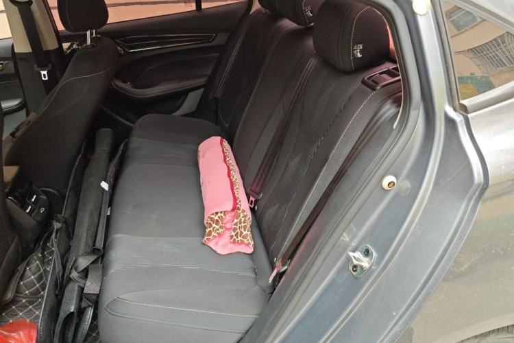 Used Roewe i5 2021 1.5L CVT Platinum Edition Left Rear Seat
