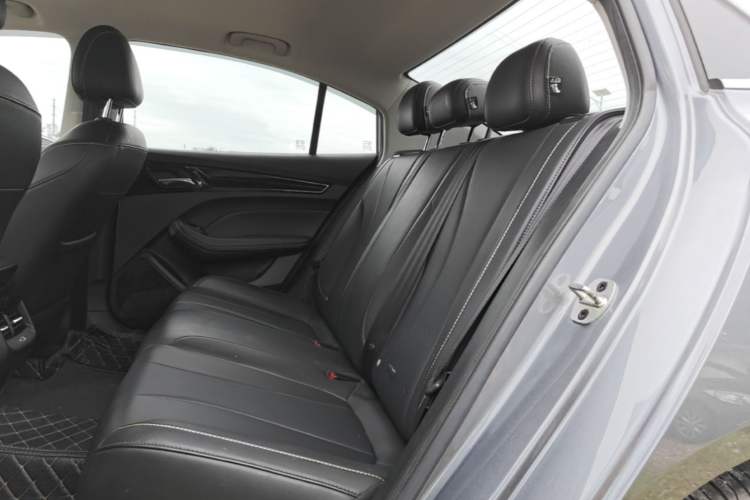 Used Roewe i5 2021 1.5L CVT Diamond Edition Left Rear Seat