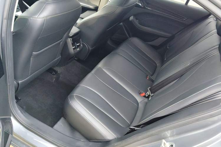 Used Roewe i5 2021 1.5L CVT Diamond Edition Left Rear Seat
