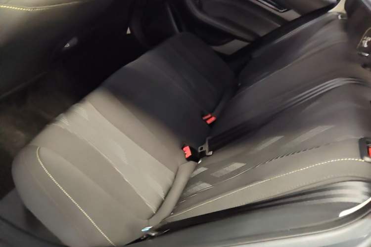 Used Roewe i5 2021 1.5L Manual Platinum Edition Left Rear Seat