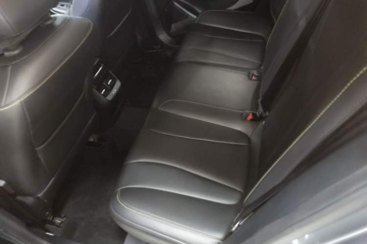Used Roewe i5 2021 1.5L CVT Starry Edition Left Rear Seat