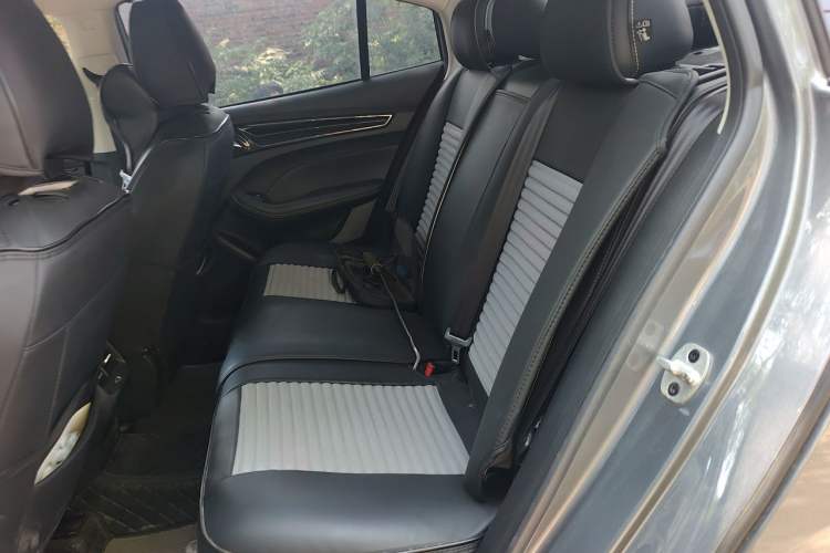 Used Roewe i5 2021 1.5L CVT Diamond Edition Left Rear Seat