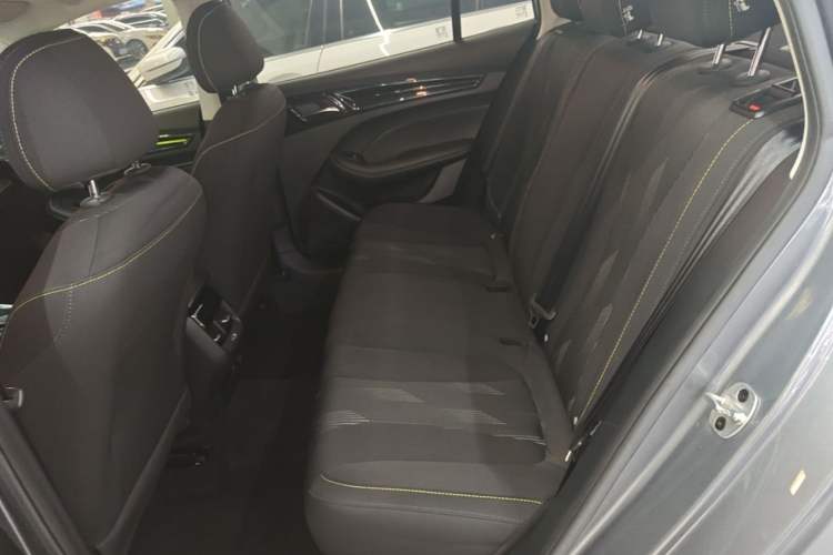 Used Roewe i5 2021 1.5L CVT Platinum Edition Left Rear Seat