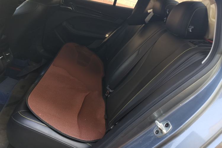 Used Roewe i5 2021 1.5L CVT Black Gold Edition Left Rear Seat