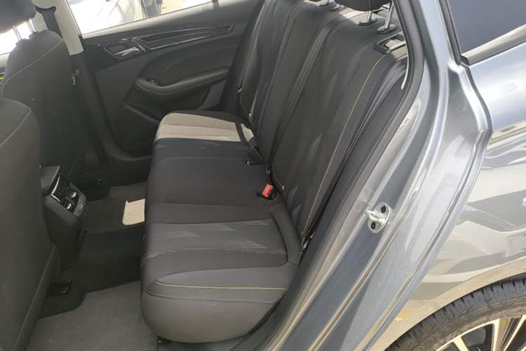 Used Roewe i5 2021 1.5L Manual Platinum Edition Left Rear Seat
