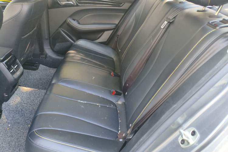 Used Roewe i5 2021 1.5L CVT Diamond Edition Left Rear Seat