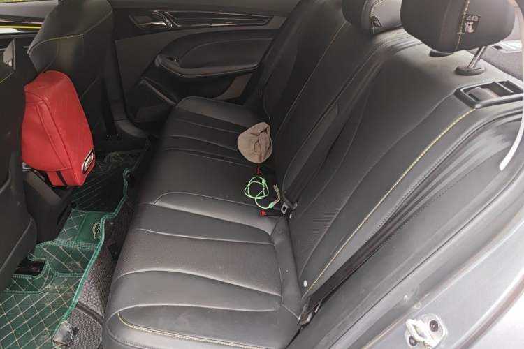 Used Roewe i5 2021 1.5L CVT Diamond Edition Left Rear Seat