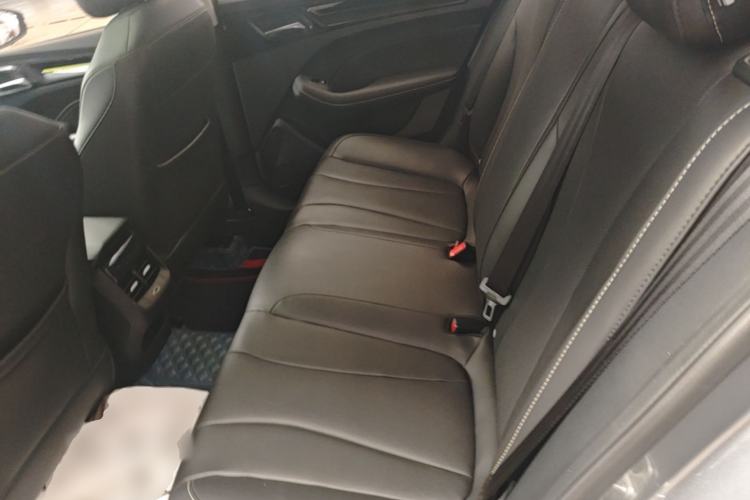 Used Roewe i5 2021 Revised Version 1.5L CVT Diamond Edition Left Rear Seat