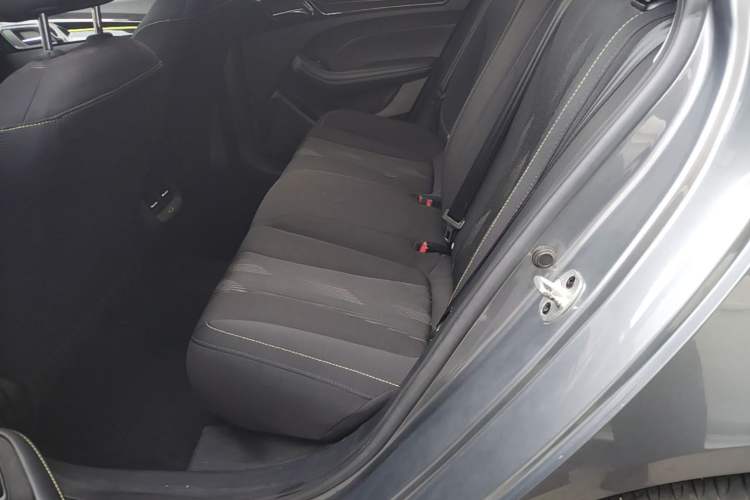 Used Roewe i5 2021 1.5L CVT Platinum Edition Left Rear Seat