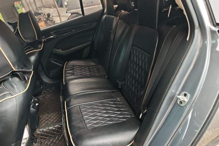 Used Roewe i5 2021 1.5L CVT Platinum Edition Left Rear Seat