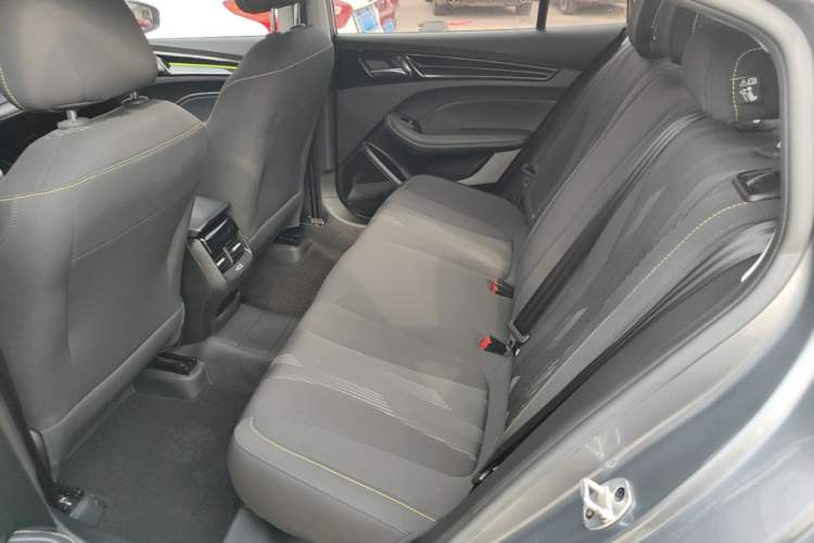 Used Roewe i5 2021 1.5L CVT Platinum Edition Left Rear Seat