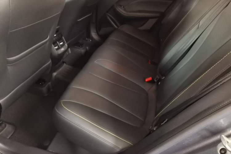 Used Roewe i5 2021 1.5L CVT Diamond Edition Left Rear Seat