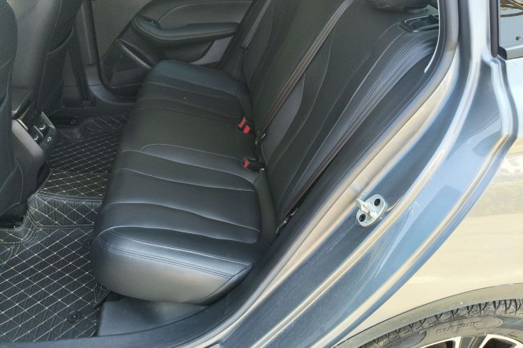 Used Roewe i5 2021 1.5L CVT Platinum Edition Left Rear Seat