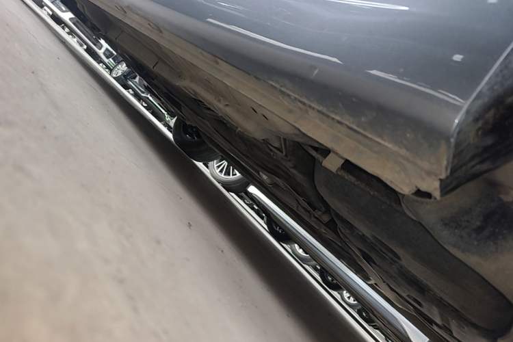 Used Roewe i5 2021 1.5L Manual Platinum Edition Left Side Sill