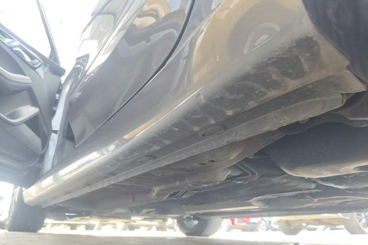Used Roewe i5 2021 1.5L CVT Diamond Edition Left Side Sill