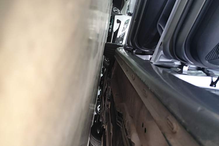 Used Roewe i5 2021 1.5L CVT Diamond Edition Left Side Sill