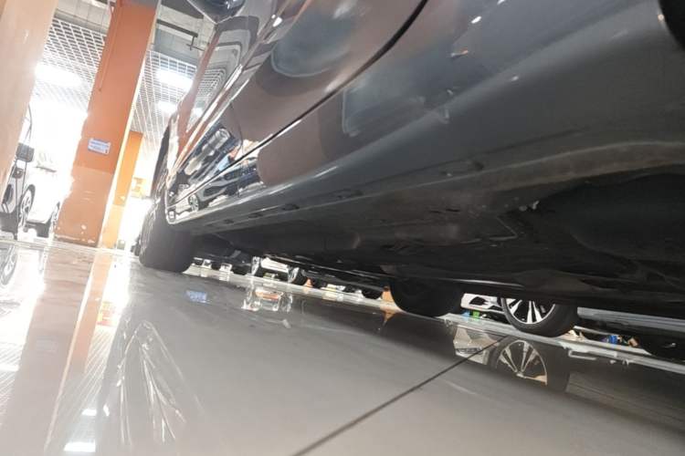 Used Roewe i5 2021 Revised Version 1.5L CVT Diamond Edition Left Side Sill