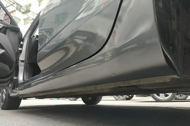 Used Roewe i5 2021 1.5L CVT Platinum Edition Left Side Sill