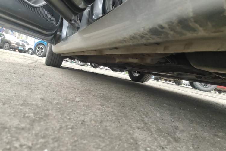 Used Roewe i5 2021 Revised Version 1.5L CVT Diamond Edition Left Side Sill