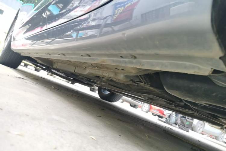 Used Roewe i5 2021 Revised Version 1.5L CVT Diamond Edition Left Side Sill