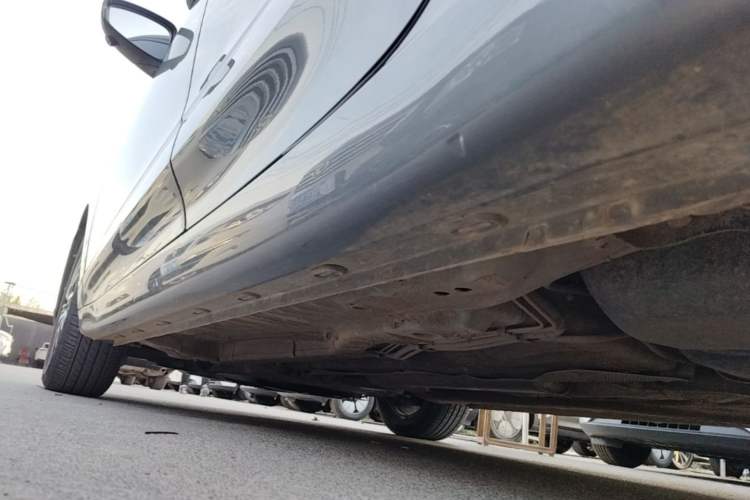 Used Roewe i5 2021 1.5L CVT Diamond Edition Left Side Sill