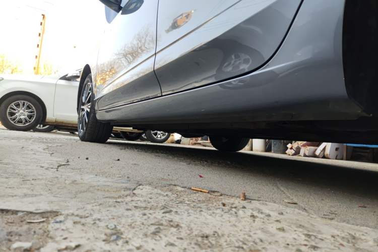 Used Roewe i5 2021 1.5L CVT Platinum Edition Left Side Sill