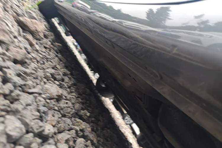 Used Roewe i5 2021 1.5L CVT Black Gold Edition Left Side Sill