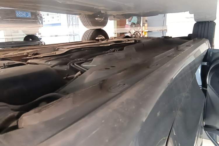 Used Roewe i5 2021 Revised Version 1.5L CVT Diamond Edition Left Side Sill
