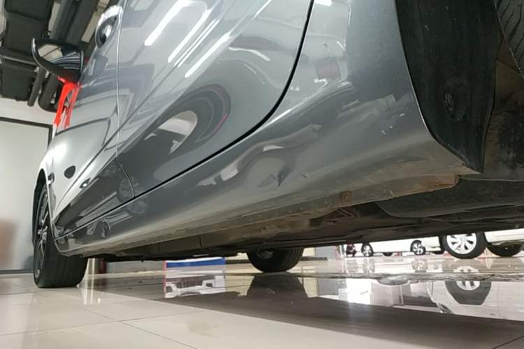 Used Roewe i5 2021 1.5L CVT Platinum Edition Left Side Sill