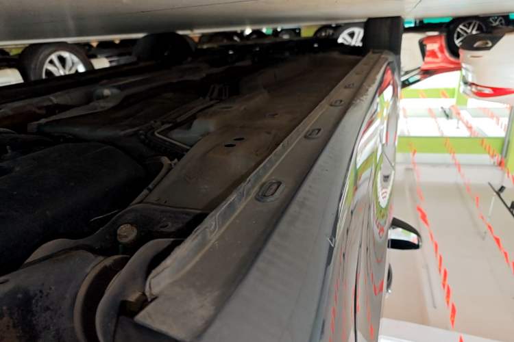 Used Roewe i5 2021 1.5L CVT Platinum Edition Left Side Sill