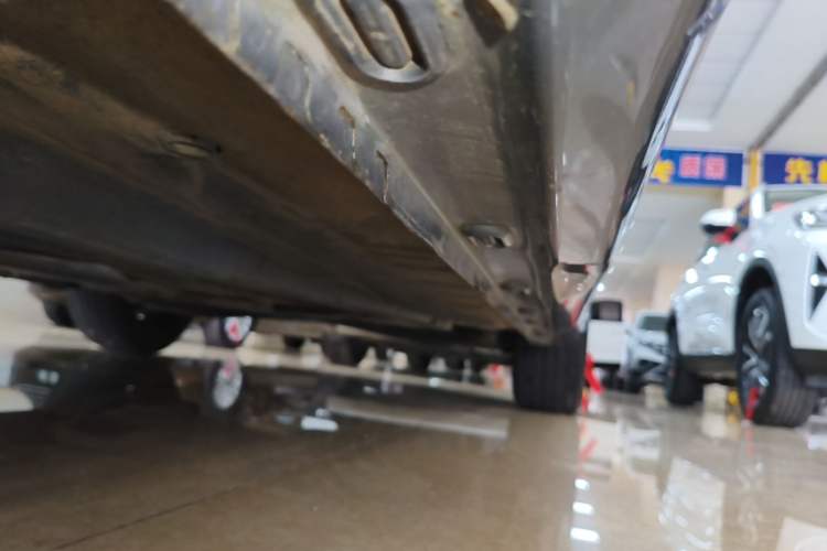 Used Roewe i5 2021 1.5L CVT Diamond Edition Left Side Sill