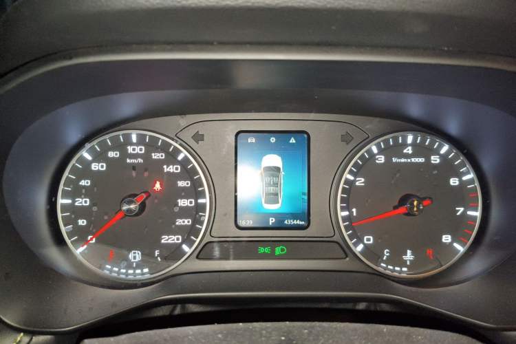 Used Roewe i5 2021 1.5L CVT Platinum Edition Odometer Close Up