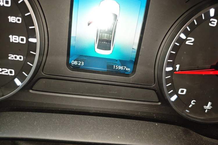 Used Roewe i5 2021 1.5L Manual Platinum Edition Odometer Close Up
