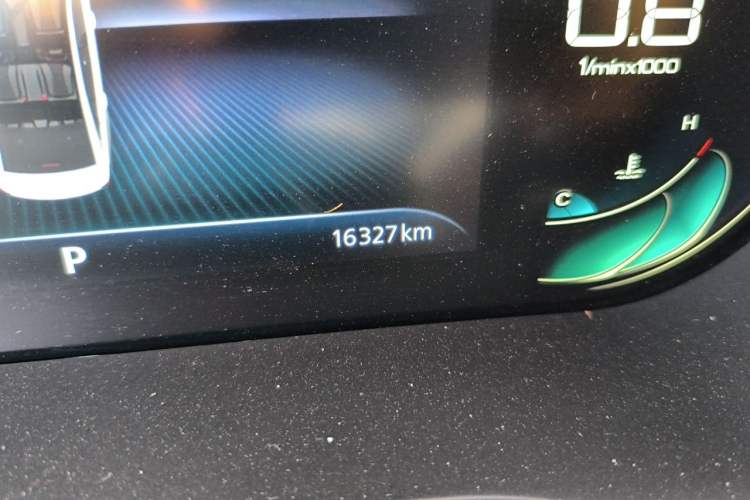 Used Roewe i5 2021 1.5L CVT Diamond Edition Odometer Close Up