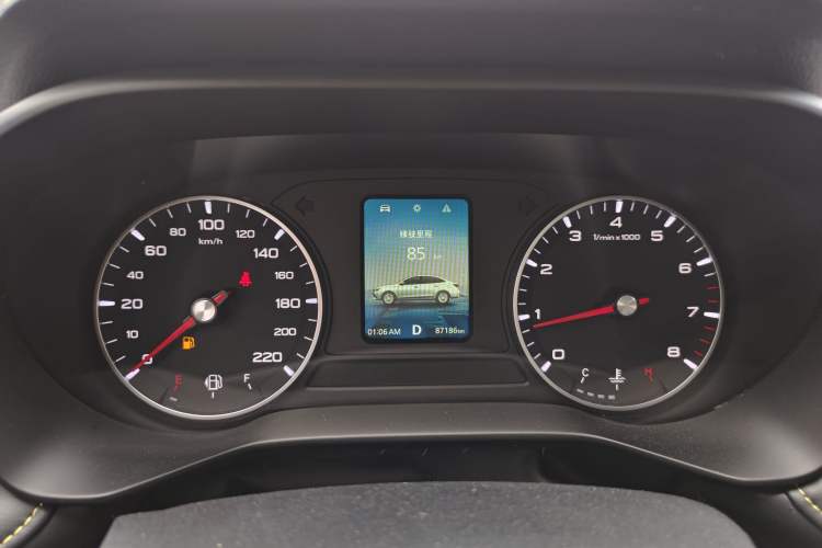 Used Roewe i5 2021 1.5L CVT Platinum Edition Odometer Close Up