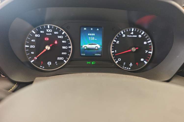 Used Roewe i5 2021 1.5L Manual Diamond Edition Odometer Close Up