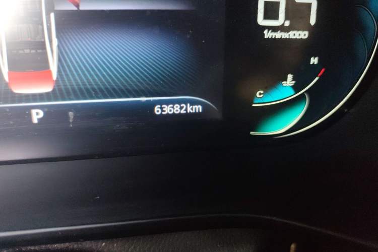 Used Roewe i5 2021 1.5L CVT Diamond Edition Odometer Close Up
