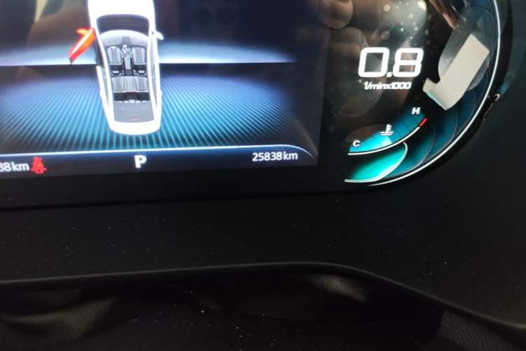 Used Roewe i5 2021 1.5L CVT Diamond Edition Odometer Close Up