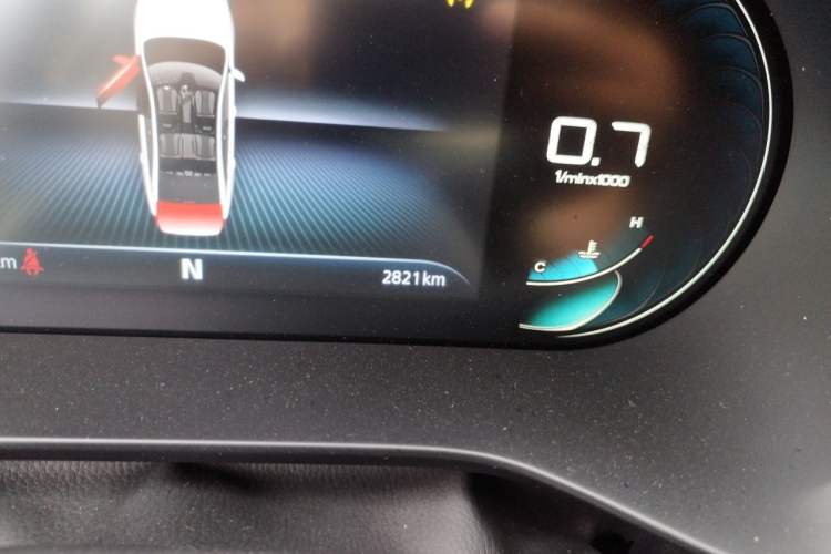 Used Roewe i5 2021 1.5L CVT Diamond Edition Odometer Close Up