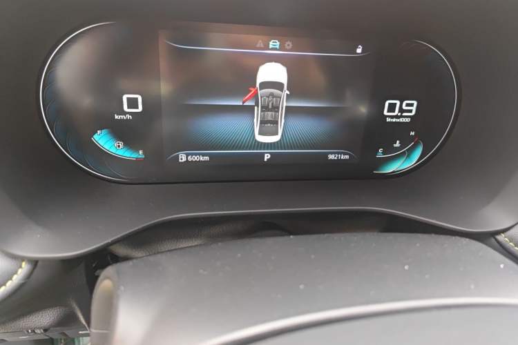Used Roewe i5 2021 1.5L CVT Diamond Edition Odometer Close Up