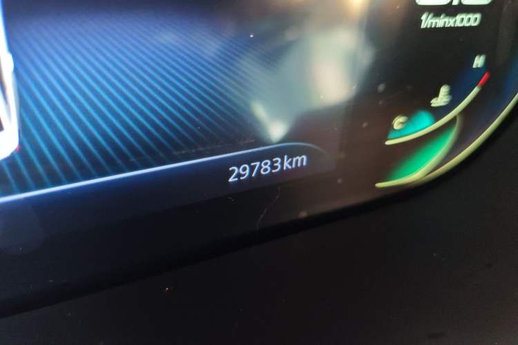 Used Roewe i5 2021 1.5L CVT Diamond Edition Odometer Close Up