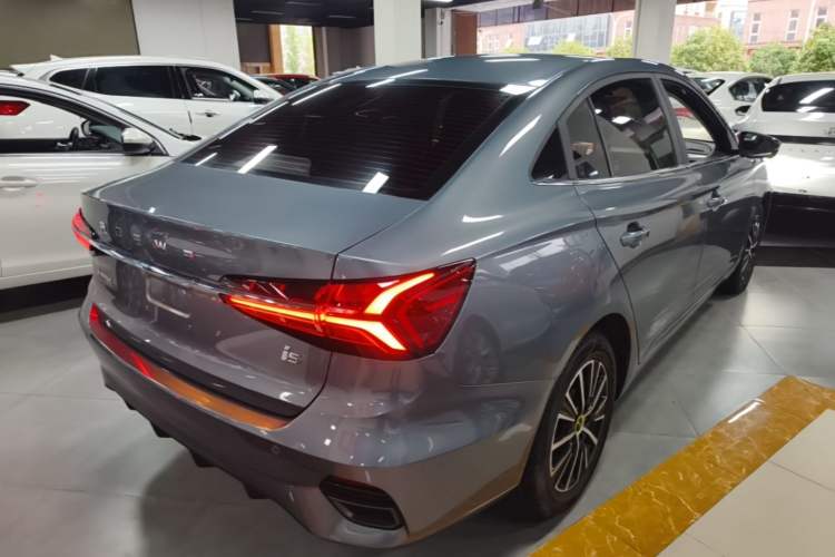 Used Roewe i5 2021 Revised Version 1.5L CVT Diamond Edition Rear Right 45 Deg