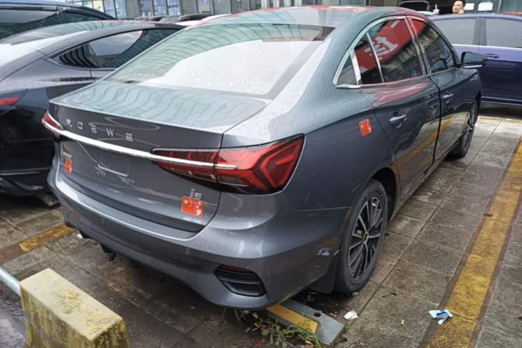Used Roewe i5 2021 1.5L CVT Platinum Edition Rear Right 45 Deg