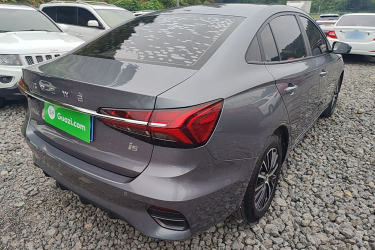 Used Roewe i5 2021 1.5L CVT Black Gold Edition Rear Right 45 Deg