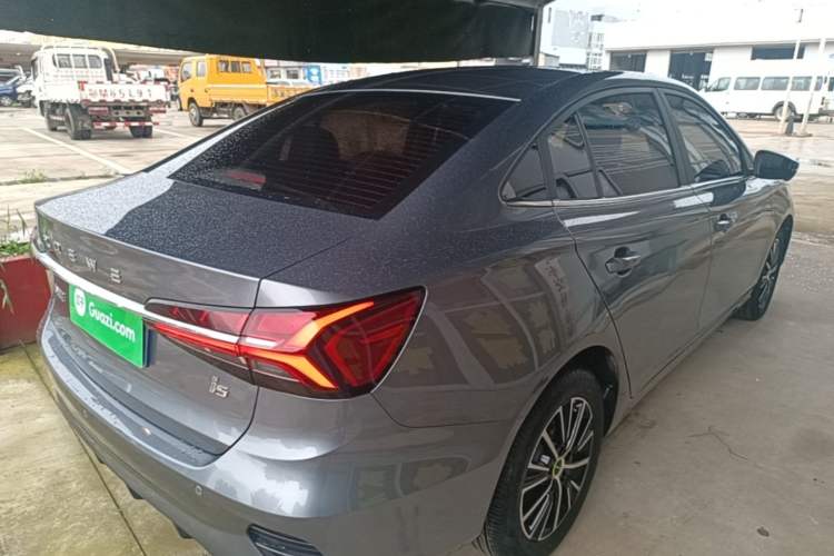 Used Roewe i5 2021 Revised Version 1.5L CVT Diamond Edition Rear Right 45 Deg