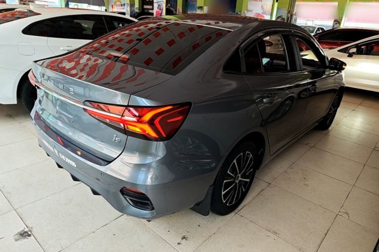 Used Roewe i5 2021 1.5L CVT Platinum Edition Rear Right 45 Deg
